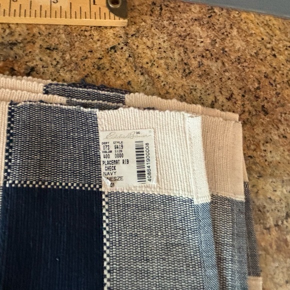 Eddie Bauer NWT set of 4 navy cream buffalo check placemats and napkins - Picture 3 of 6